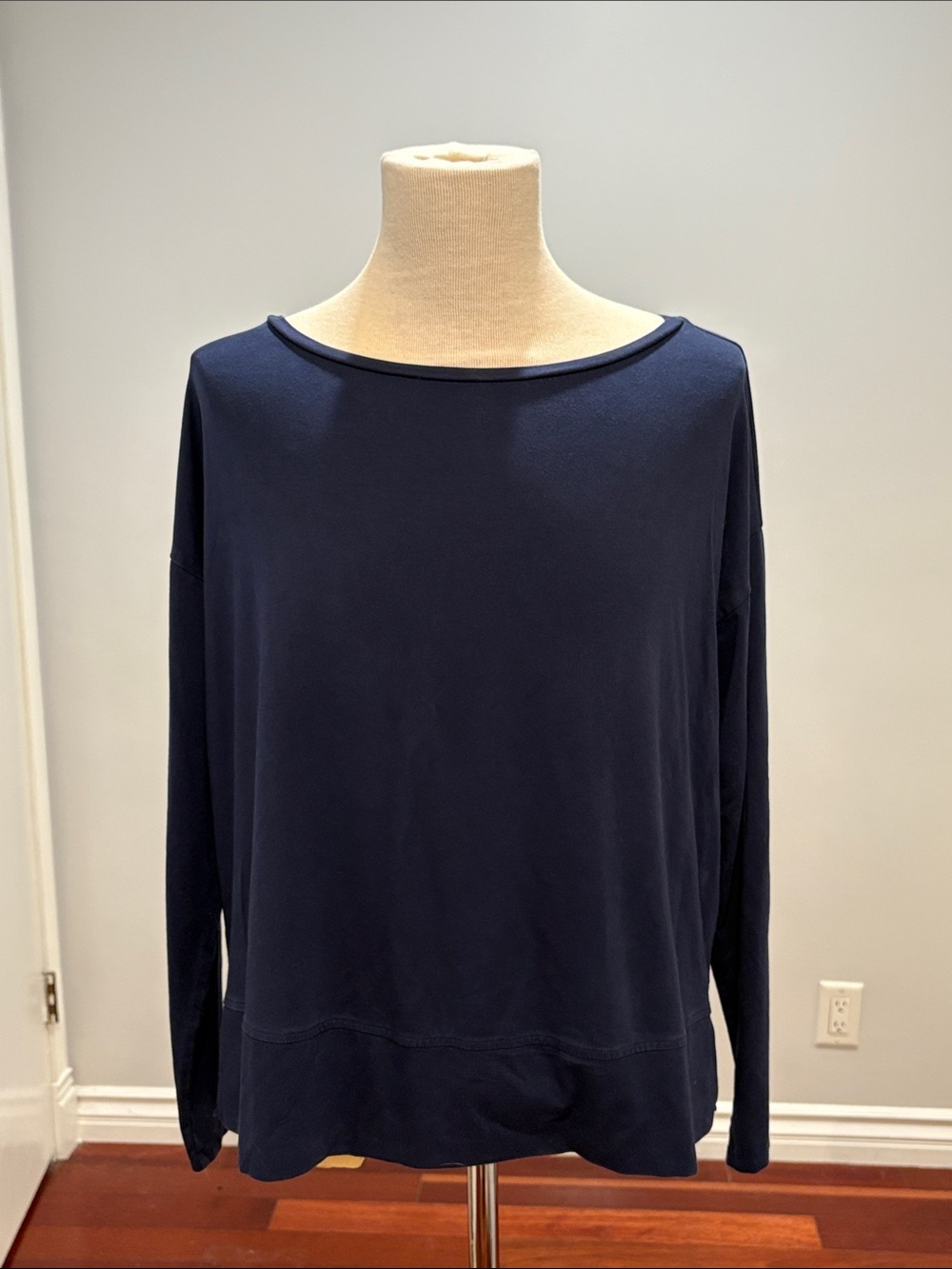 Eileen Fisher Boat Neck Long Sleeve Boxy Top Size Small Navy Monochrome